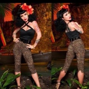 Deadly Dames leopard capris